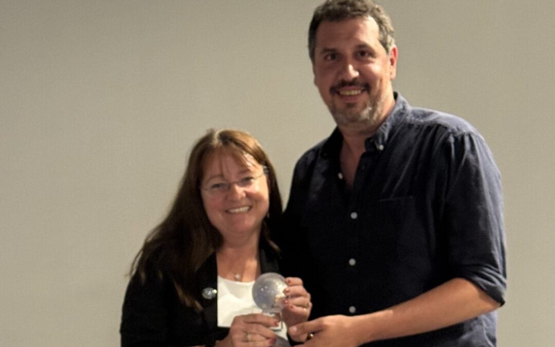 Le Dr Xavier Solanich reçoit le prix d&rsquo;accueil lors du dîner de célébration